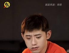 张繼(jì)科谈羽(yǔ)毛(máo)球和(hé)乒乓球的区别，直言被(bèi)羽(yǔ)毛(máo)球的价格嚇(xià)一(yī)跳！