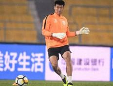 意外！不是王大雷也(yě)不是于金永，他是唯(wéi)一入(rù)围金手套奖的鲁能(néng)門(mén)将