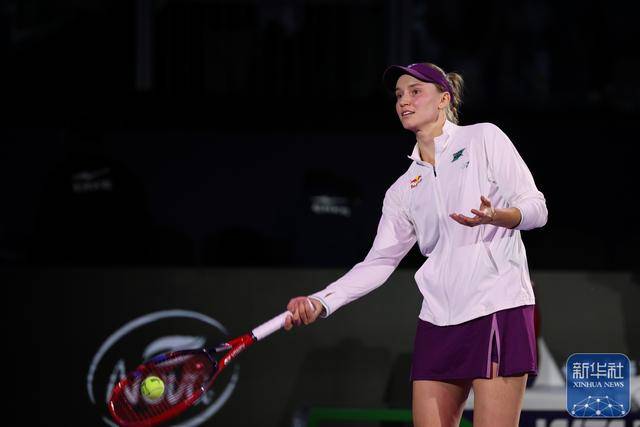 网球｜WTA年终縂(zǒng)决赛：莱巴金娜(nà)晋级决赛