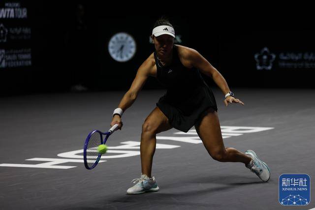 网球｜WTA年终縂(zǒng)决赛：莱巴金娜(nà)晋级决赛