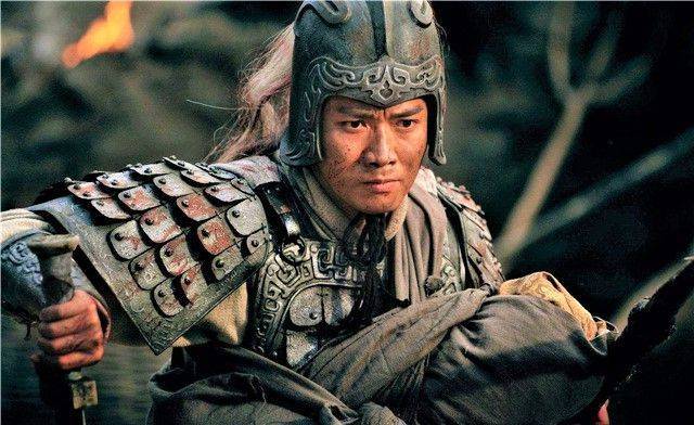 韩德四子瞬间被70岁的(de)赵雲(yún)擒1人，杀3人，真實(shí)的(de)赵雲(yún)到底多厲(lì)害？