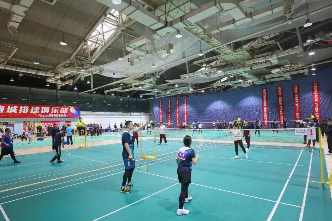 市(shì)直(zhí)机关乒乓(pāng)球、羽(yǔ)毛球比赛开赛