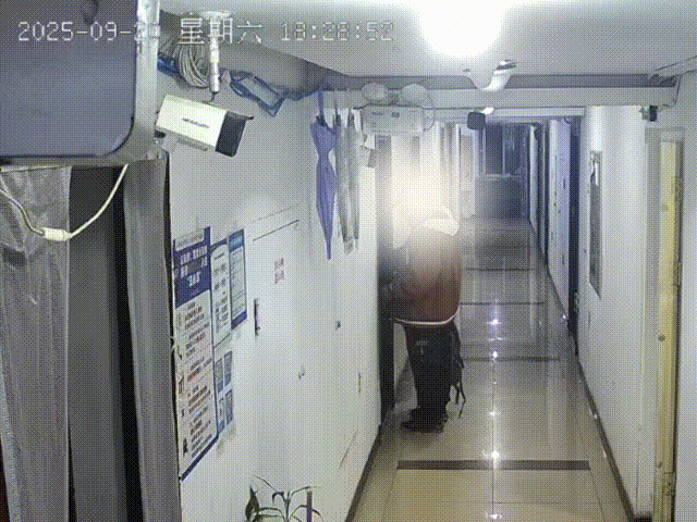 男子(zi)偷12万电競(jìng)酒店配件被刑(xíng)拘