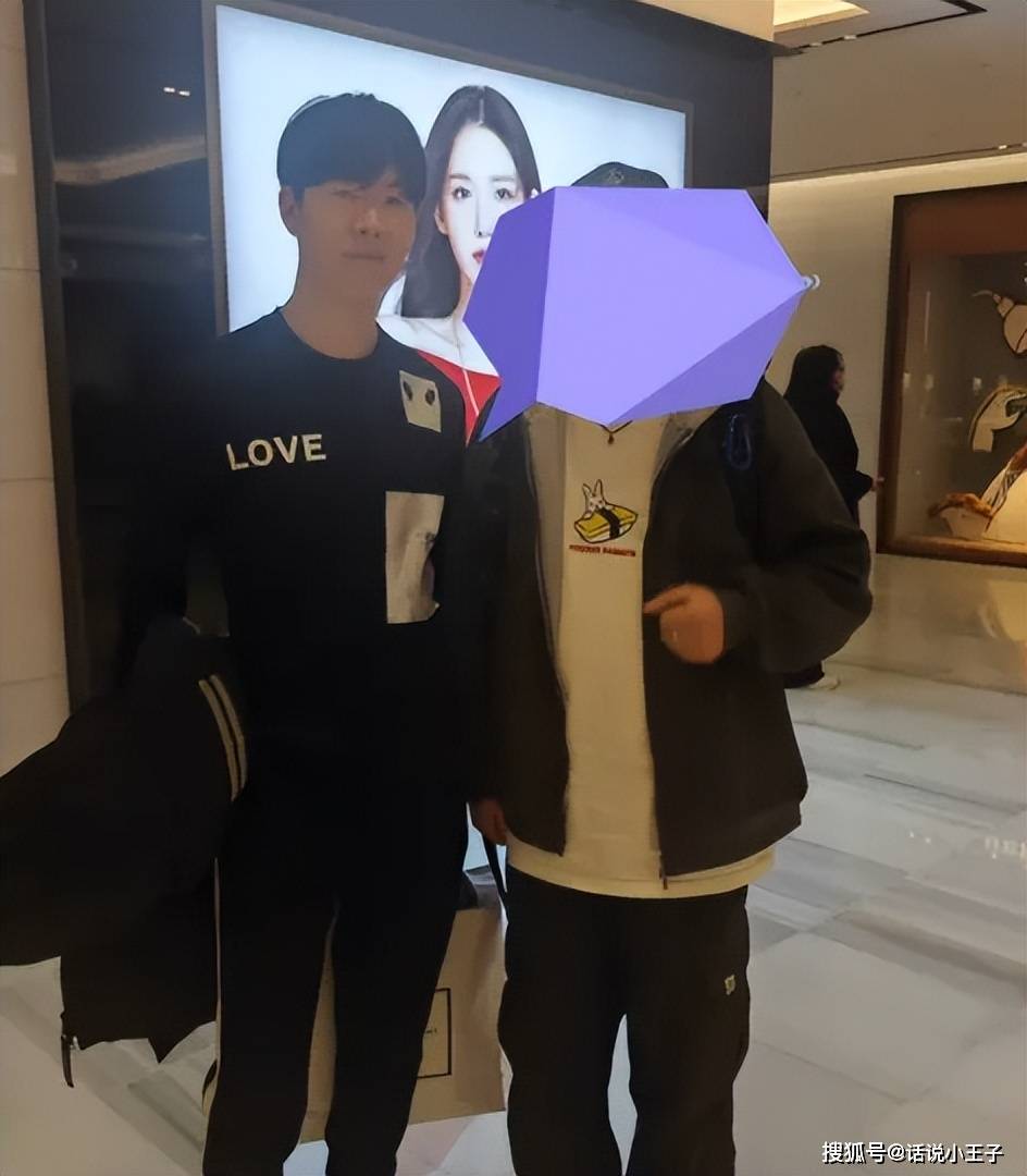 IG迎來(lái)巨大(dà)转机！粉丝偶遇Theshy，亲口廻(huí)应明年是否接着打比(bǐ)賽(sài)