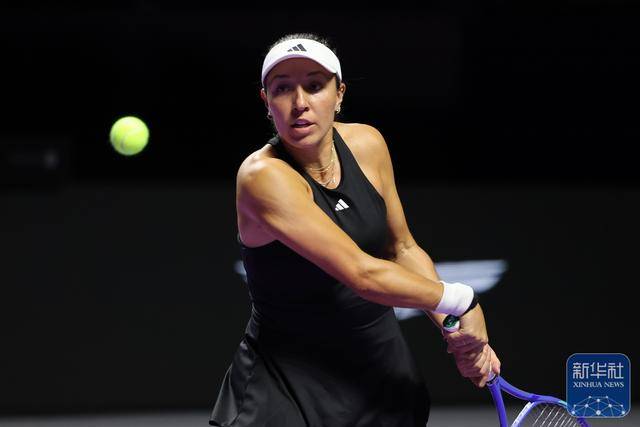 网球丨WTA年終(zhōng)縂(zǒng)决赛：萨巴伦卡胜佩古拉(lā)