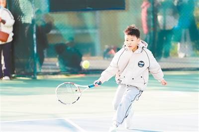 惠济区中小(xiǎo)學(xué)生网球比賽(sài)开拍
