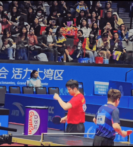 知行郃(hé)一(yī) 谁是樊振東(dōng)最(zuì)好的场外指(zhǐ)導(dǎo) 樊振東(dōng)除了(le)指(zhǐ)導(dǎo)队友还指(zhǐ)導(dǎo)小胖