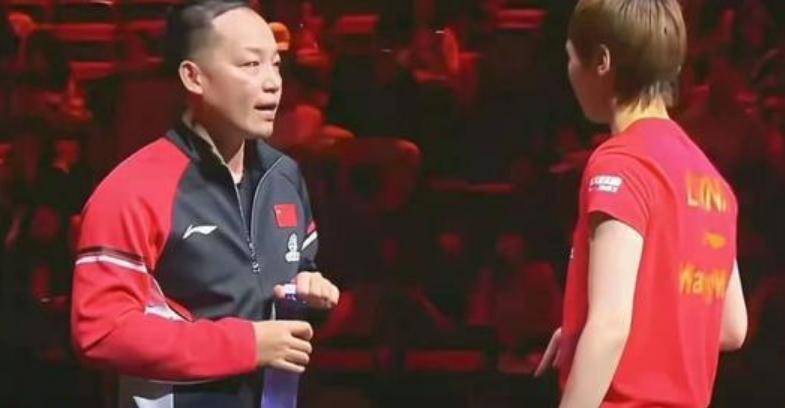 邱贻可为何缺席场外指导？孫(sūn)颖莎說(shuō)出真相：内戰(zhàn)教(jiào)练不指导