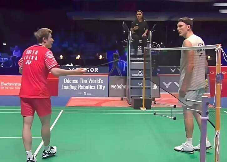 中国队再次提前夺冠，石宇奇胜安赛龙，安赛龙不(bù)满