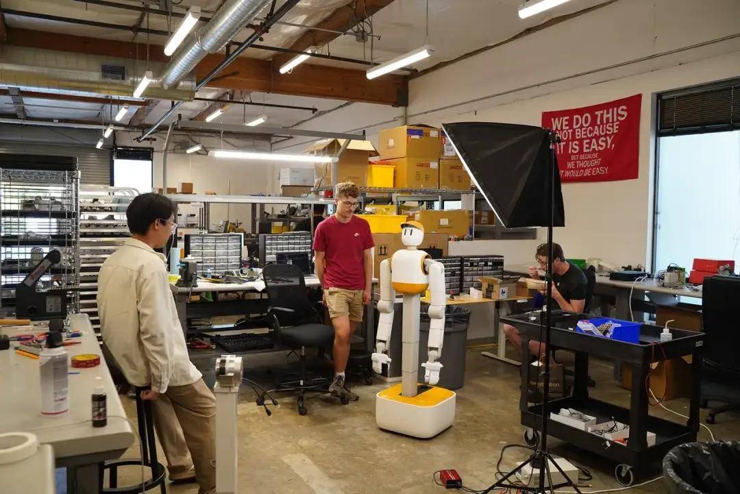 Memo机器人：戴(dài)棒球(qiú)帽的家务终结者？