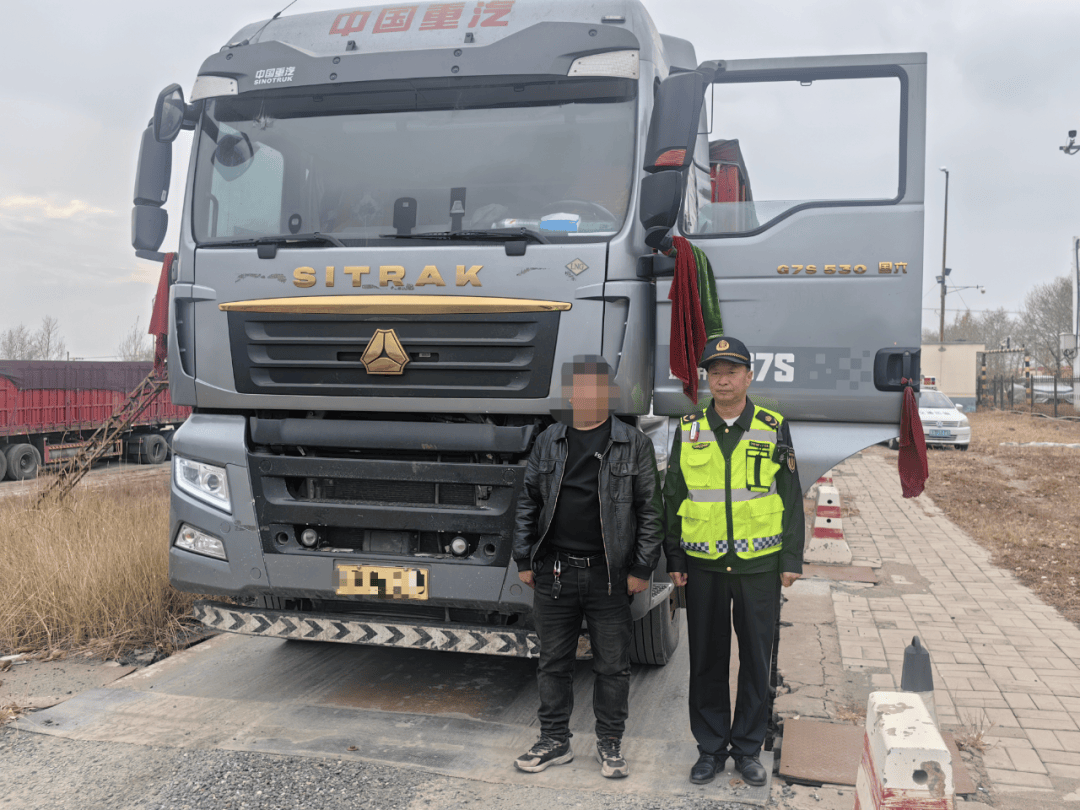 青城交(jiāo)警(jǐng)精准打擊(jī)，5台“百吨王”被查獲(huò)