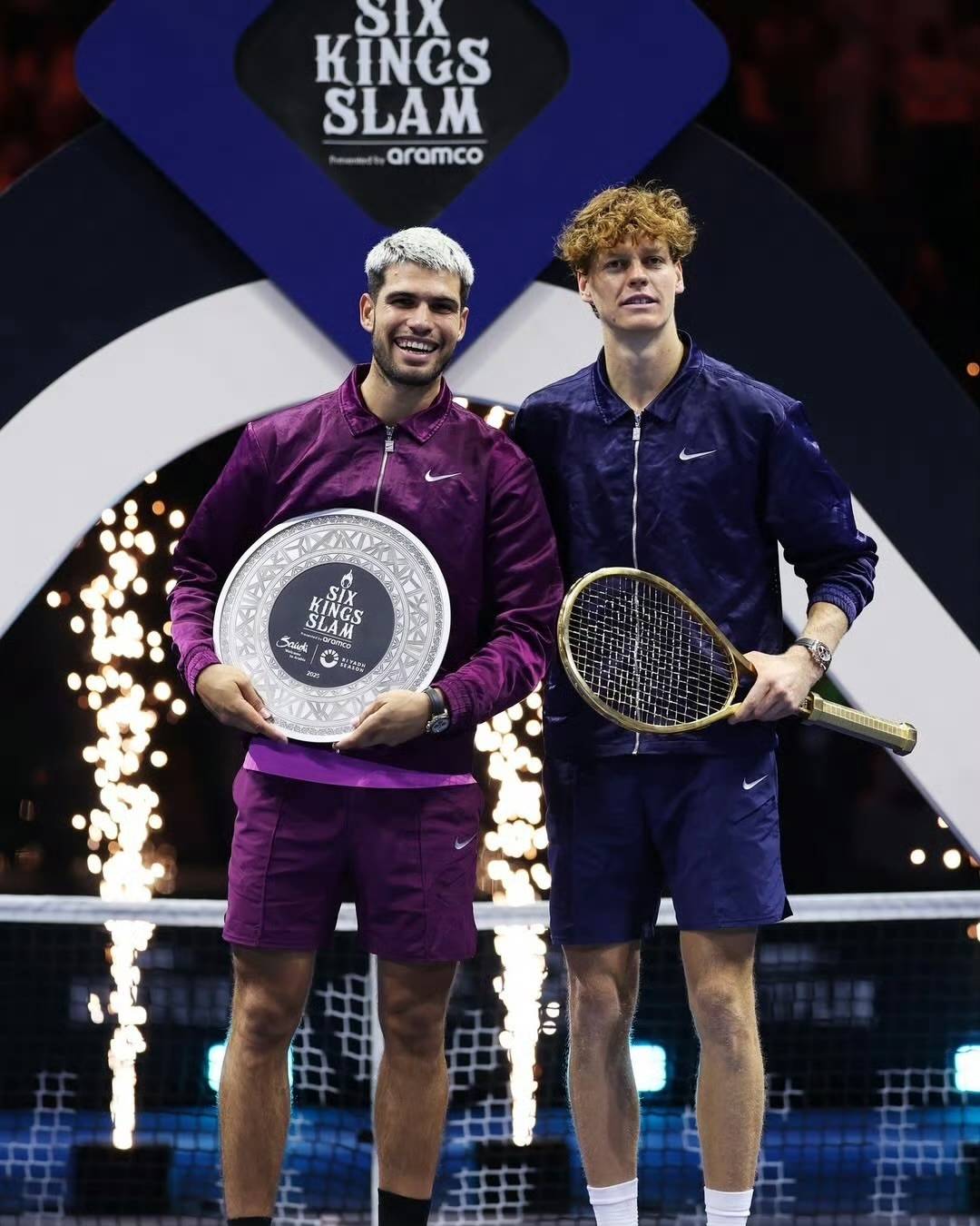 网球的十字路口：是赛程臃(yōng)肿，還(hái)是表(biǎo)演赛的“黄金(jīn)镣铐”？