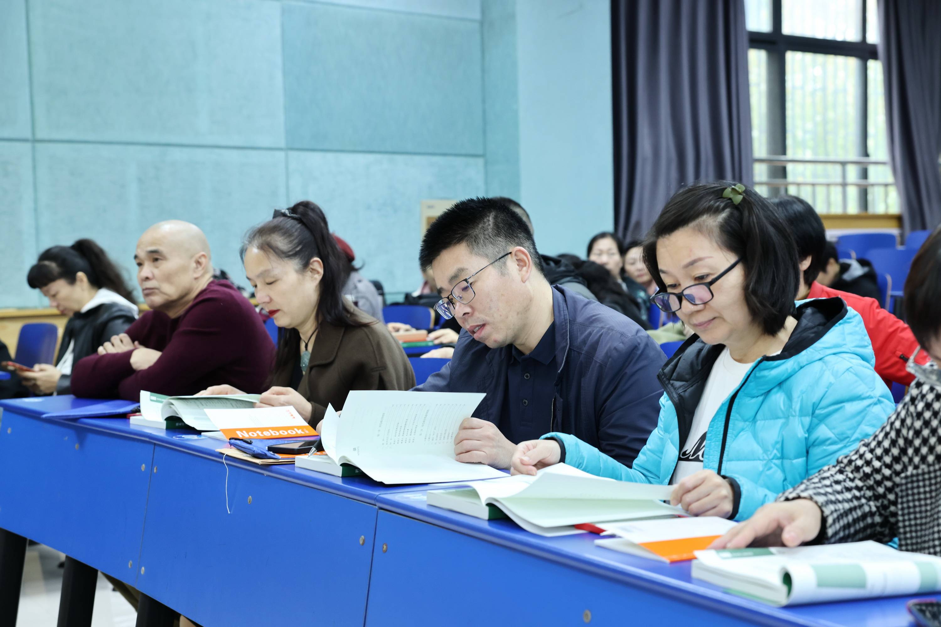 筑牢羽(yǔ)毛球竞赛服务保障人才根基(jī)——鄭(zhèng)州市羽(yǔ)毛球協(xié)会举办羽(yǔ)毛球三級(jí)、二(èr)級(jí)裁判员培训班