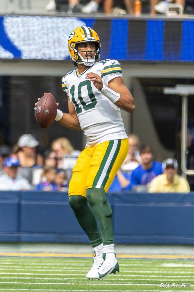 2025年NFL十(shí)大高薪球员：牛仔队達(dá)克6000万美元居(jū)首